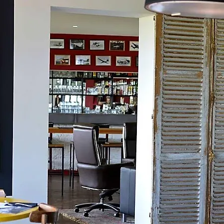Logis & Restaurant De L'aerodrome De La Baie De Somme فندق