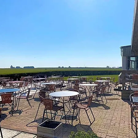 Logis & Restaurant De L'aerodrome De La Baie De Somme 3*