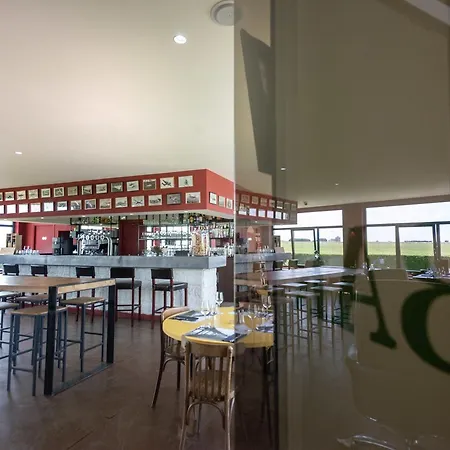 Hotel Logis & Restaurant De L'aerodrome De La Baie De Somme 3*