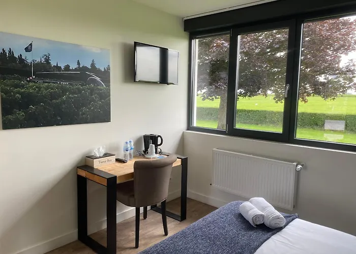 Logis & Restaurant De L'aerodrome De La Baie De Somme Hotel Buigny-Saint-Maclou