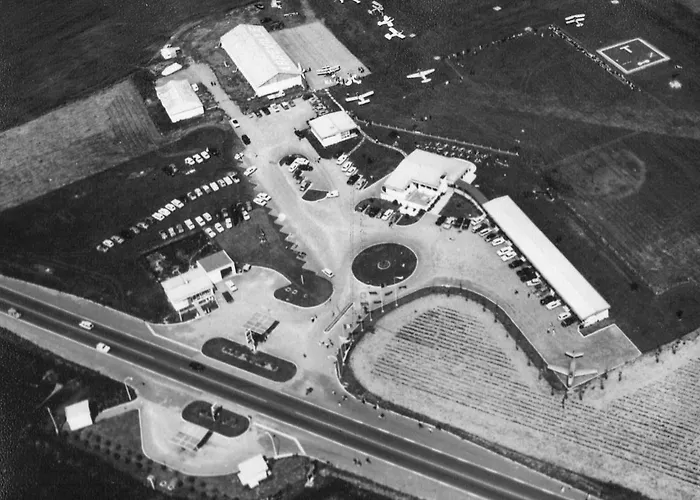 Hotel Logis & Restaurant De L'aerodrome De La Baie De Somme 3*
