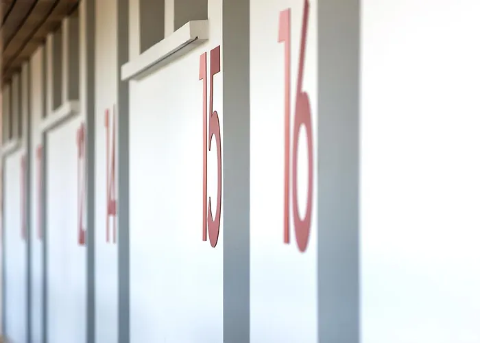 Logis & Restaurant De L'aerodrome De La Baie De Somme Hotel 3*